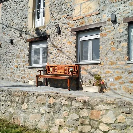 501a Cangas De Onis Holiday home Labra