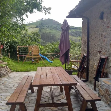 501a Cangas De Onis Tatil Evi *